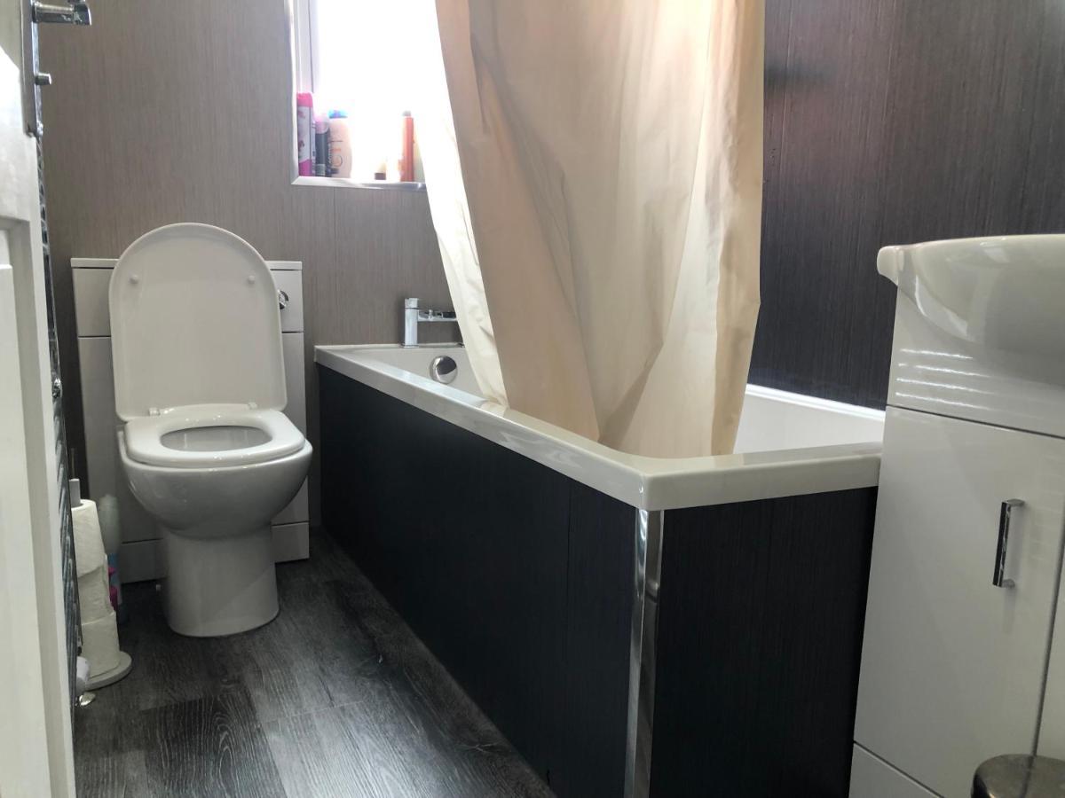 Captivating 2-Bed Apartment In Kirkcaldy Ngoại thất bức ảnh